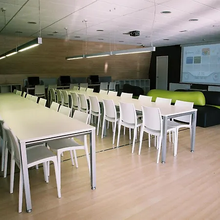 ホテル Campus Cerdanya 3*