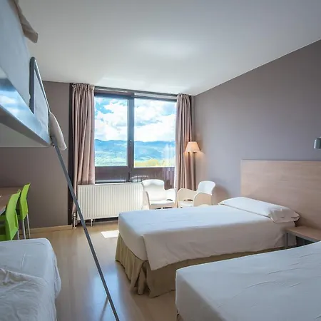 ホテル Campus Cerdanya 3*