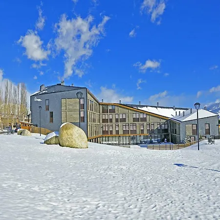 Campus Cerdanya Hotel 3*