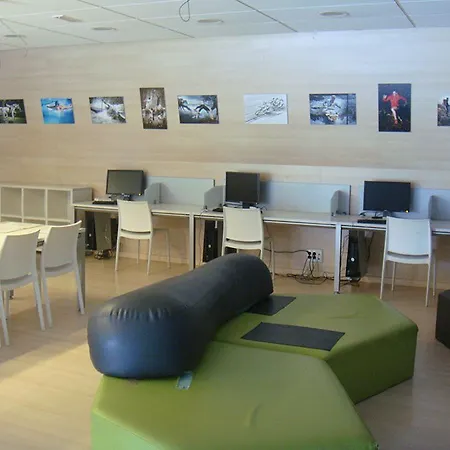 ホテル Campus Cerdanya プッチェルダー