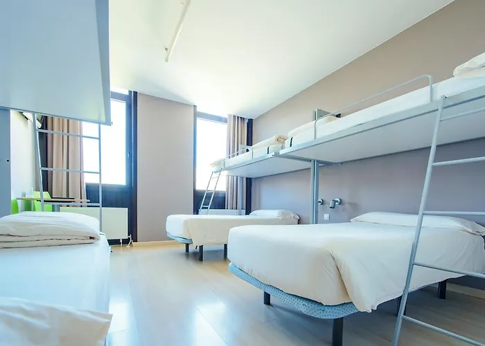 فندق Campus Cerdanya