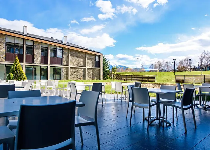 Campus Cerdanya فندق 3*
