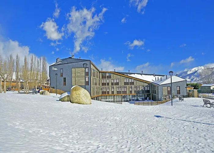 Campus Cerdanya Hotel 3*